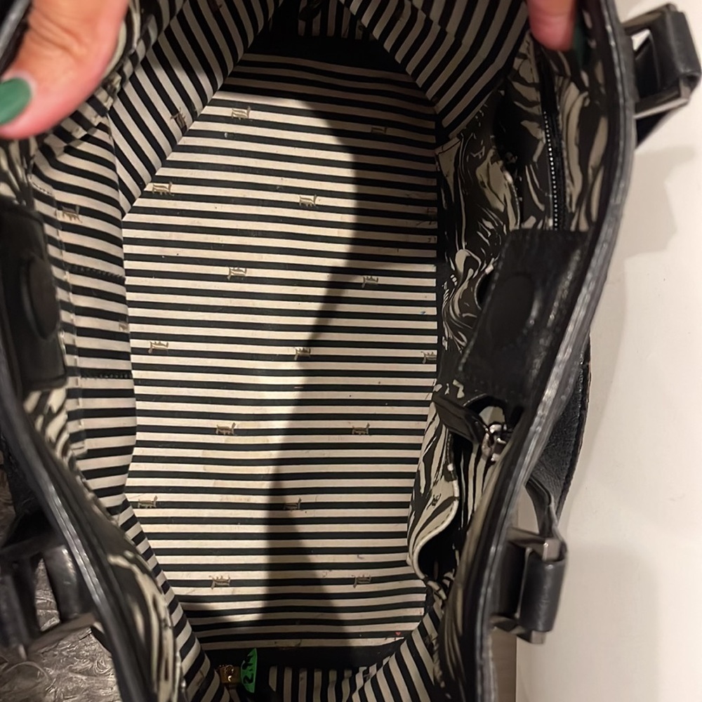 L.A.M.B. White/ Black Tote Bag, great condition, flaws shown on the handles. - Picture 3 of 11